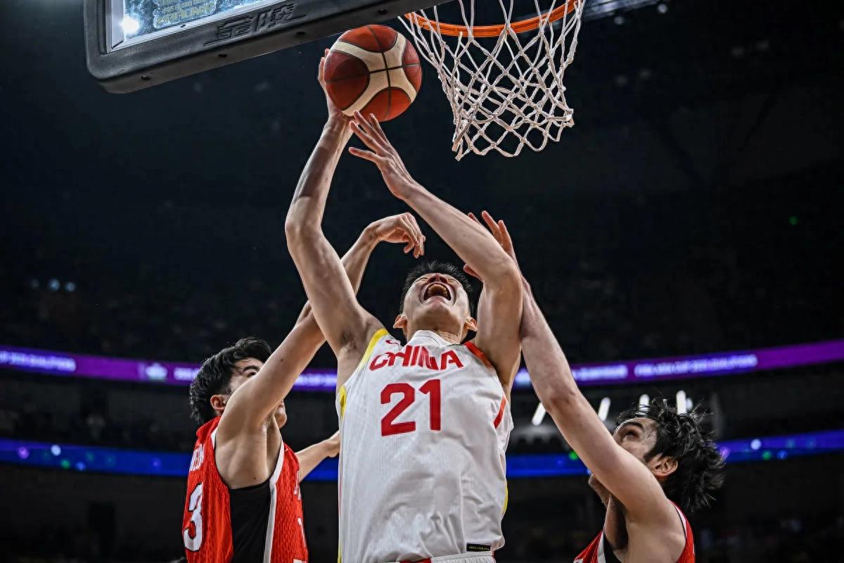 包含CBA常规赛倒计时，波尔图国际比赛日更衣室发声，细节引发关注，话题不断，球探报告显示潜力的词条