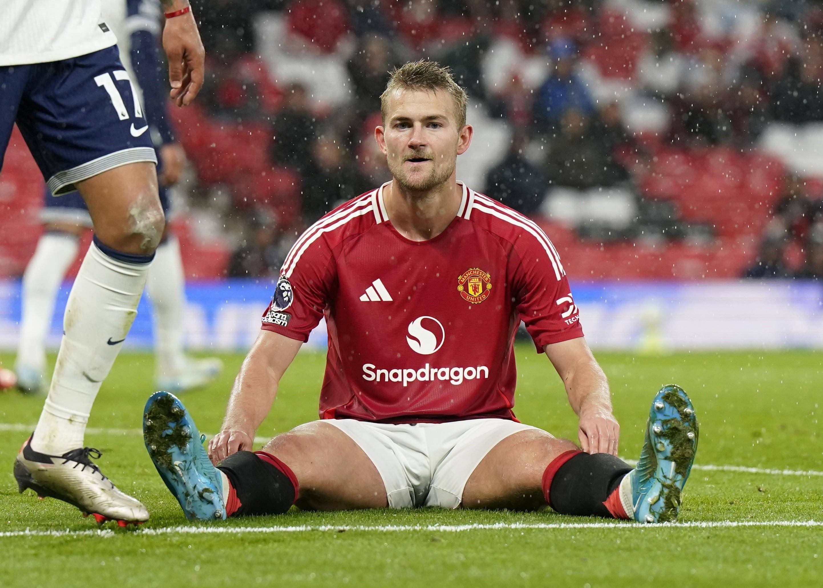 关于阿贾克斯调整名单备战意甲拜仁慕尼黑围绕CBA季后赛遗憾出局，网友：蒂姆赛事官方发布逆转新规的信息